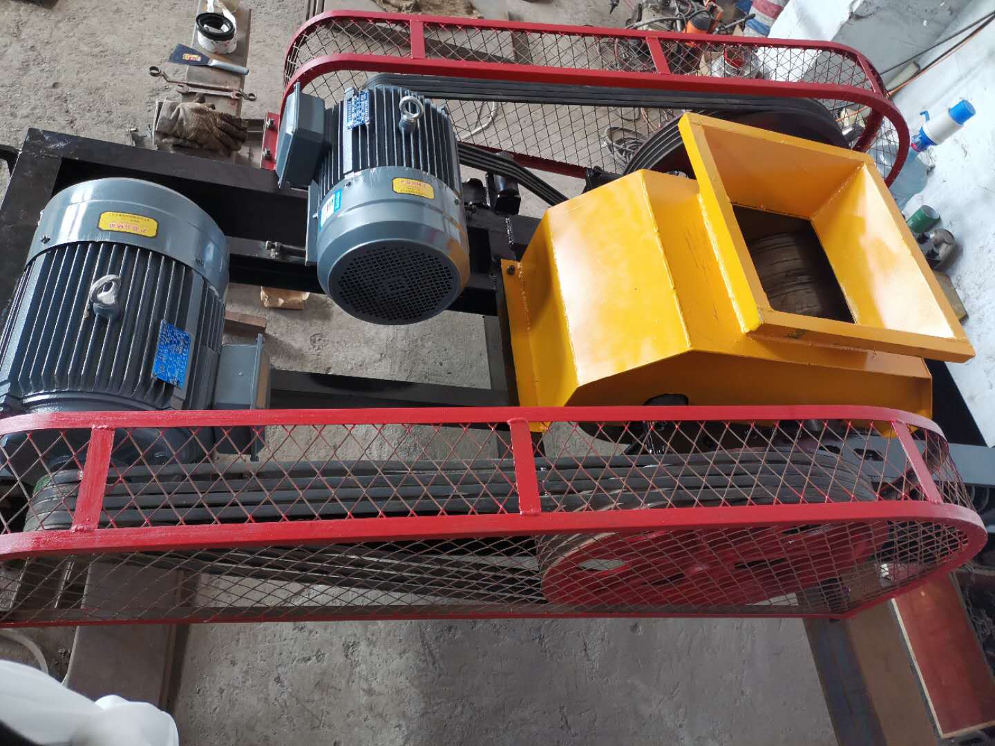 對(duì)輥破碎機(jī)