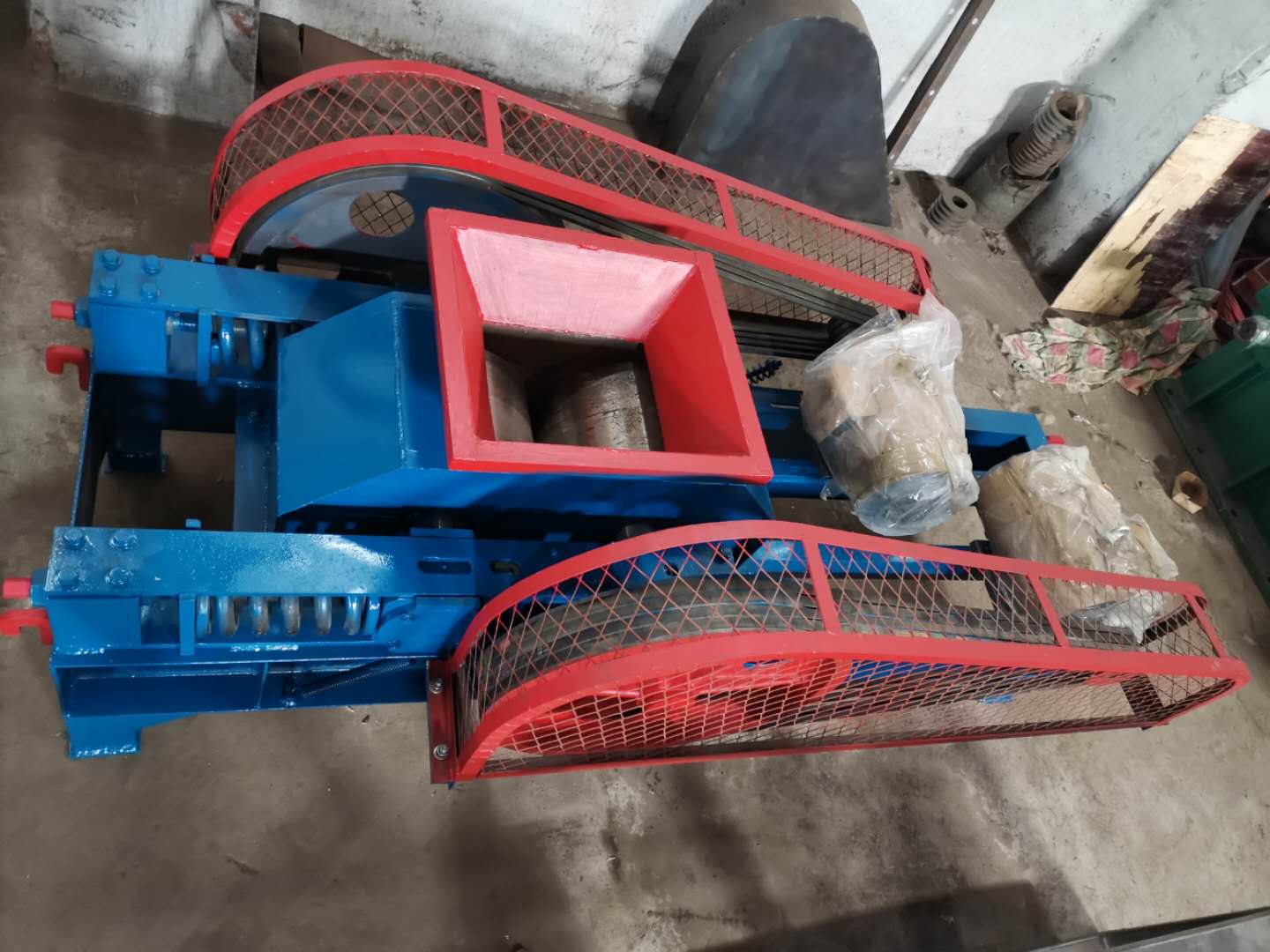 對(duì)輥破碎機(jī)